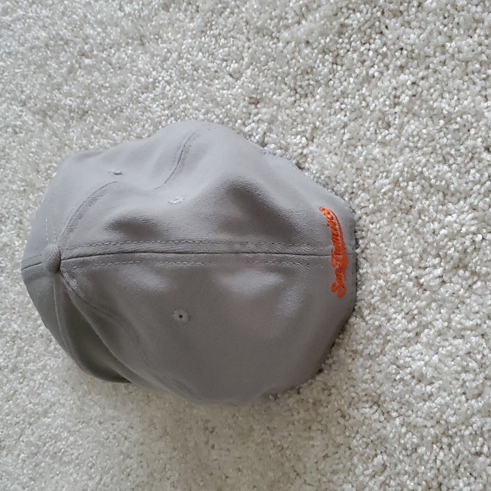 Hat - Picture 2 of 4